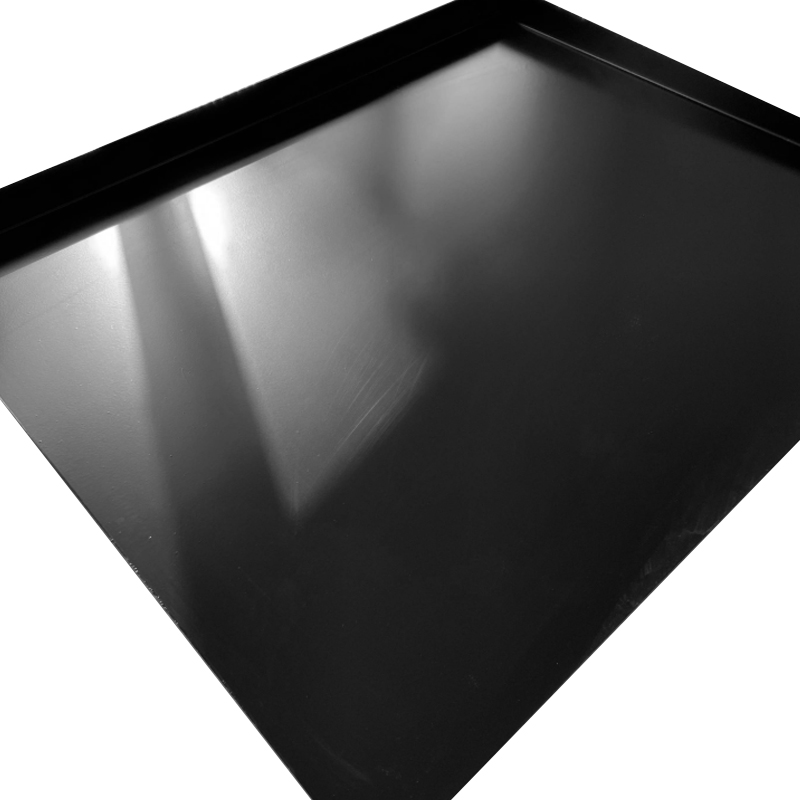 Quadratische Auffangwannen aus Aluminium und Edelstahl